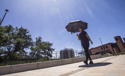 Autoridades de Valle del cauca hacen una llamado a protegerse de “golpes de calor” Autoridades de Valle del cauca hacen una llamado a protegerse de “golpes de calor”