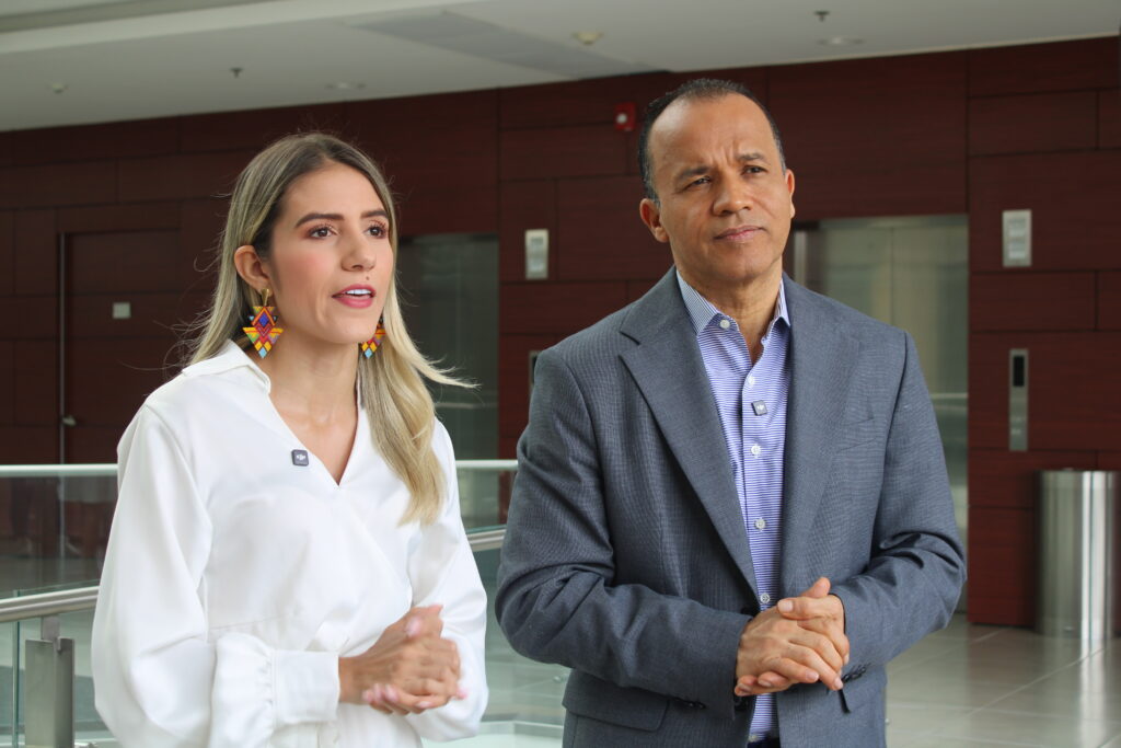 Magazín Pacífico, nominado a los Premios Alfonso Bonilla Aragón 2025 por reportaje sobre recicladoras de Cali Daniela Henao y Gildardo Arango