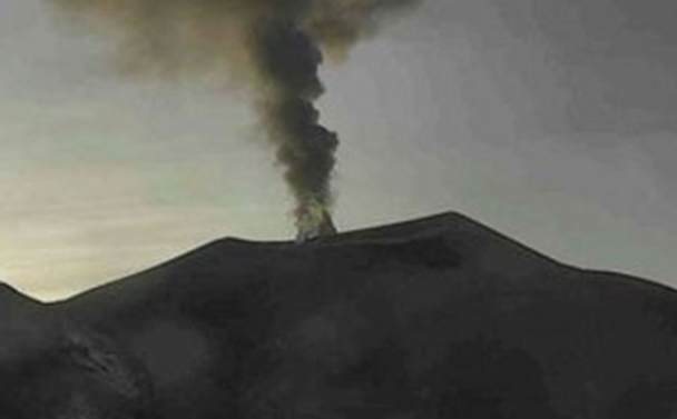 Volcán Puracé: Alerta Naranja se Mantiene por Persistencia de Sismos y Emisión de Ceniza Volcán Puracé: Alerta Naranja se Mantiene por Persistencia de Sismos y Emisión de Ceniza