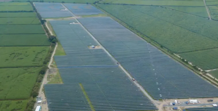 Granja solar en Cauca evitó la emisión de más de 8.100 toneladas de CO₂ en un año Granja solar en Cauca evitó la emisión de más de 8.100 toneladas de CO₂ en un año