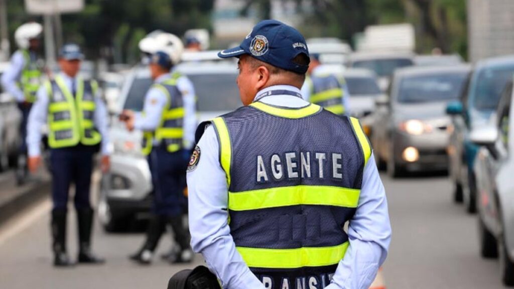 Los agentes fueron retirados de su cargo por no cumplir con los estándares de comportamiento.