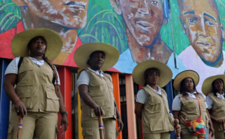 Mujeres crean la primera guardia afro urbana en Cali para combatir la violencia y proteger Llano Verde Mujeres crean la primera guardia afro urbana en Cali para combatir la violencia y proteger Llano Verde