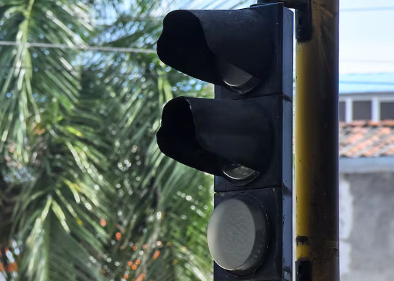 Alarma en Cali: vandalismo y hurto a semáforos disparan cifras de inseguridad vial Alarma en Cali: vandalismo y hurto a semáforos disparan cifras de inseguridad vial