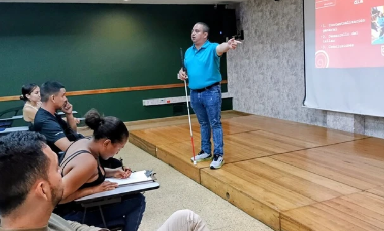 Educación inclusiva Cali: más de 100 familias fortalecen sus herramientas para el acompañamiento de estudiantes con discapacidad visual Educación inclusiva Cali: más de 100 familias fortalecen sus herramientas para el acompañamiento de estudiantes con discapacidad visual