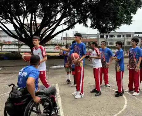 Baloncesto Auditivo en Cali: ‘Cali Incluyente’ promueve la inclusión deportiva para jóvenes con discapacidad auditiva Baloncesto Auditivo en Cali: ‘Cali Incluyente’ promueve la inclusión deportiva para jóvenes con discapacidad auditiva