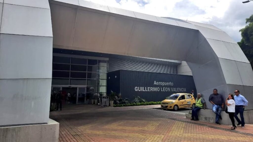 Aeropuerto de Popayán presenta cierre temporal por presencia de ceniza volcánica