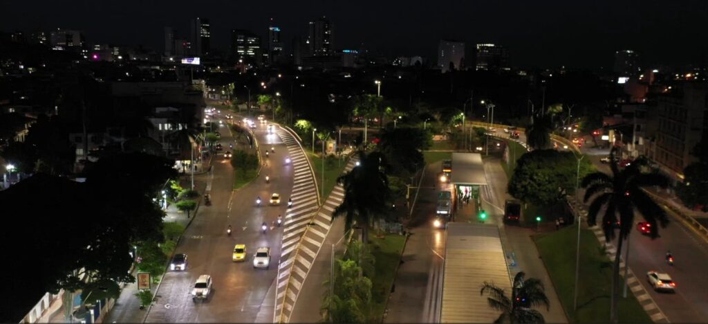¿Te diste cuenta qué 186 mil luminarias componen el alumbrado público de Cali?